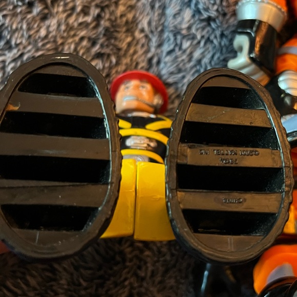 Mattel  rescue heroes firefighters action figures - Picture 4 of 4